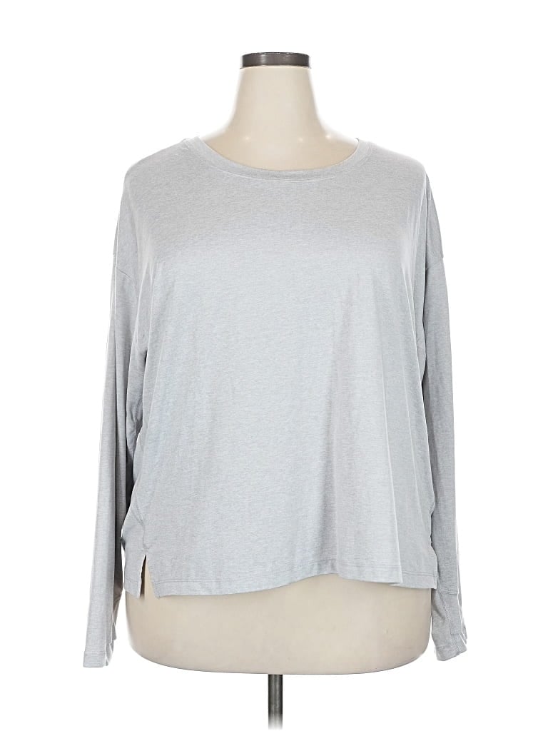 Pre-owned Athleta 3/4 Sleeve T-shirt In Silver