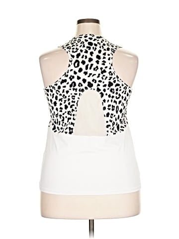 Tail Sleeveless Top (view 2)