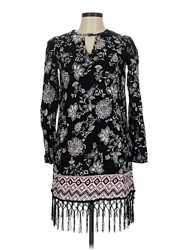 Pre-owned Xhilaration Casual Dress In Black