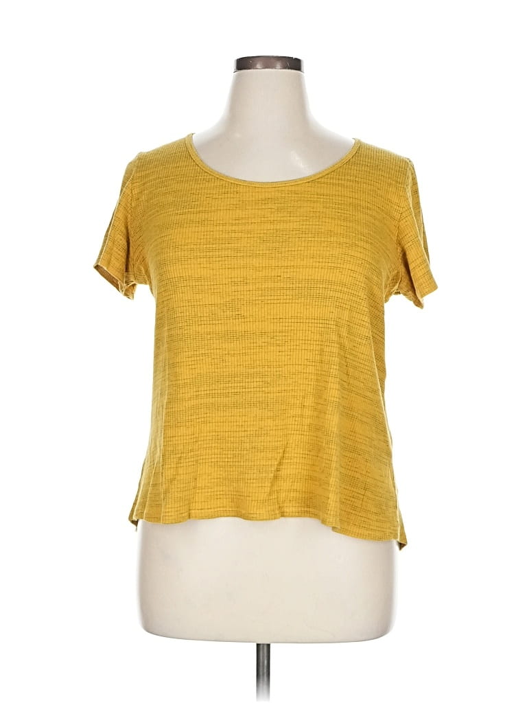 Pre-owned Lularoe Short Sleeve T-shirt In Yellow