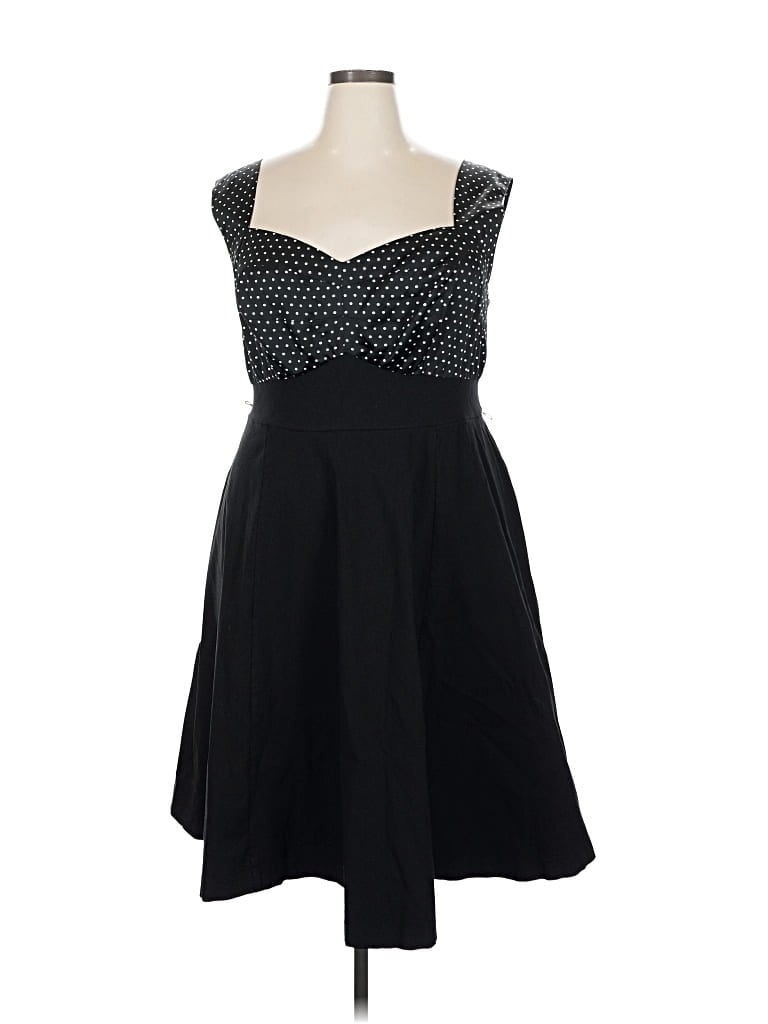 Pre-owned Torrid Cocktail Dress In Black