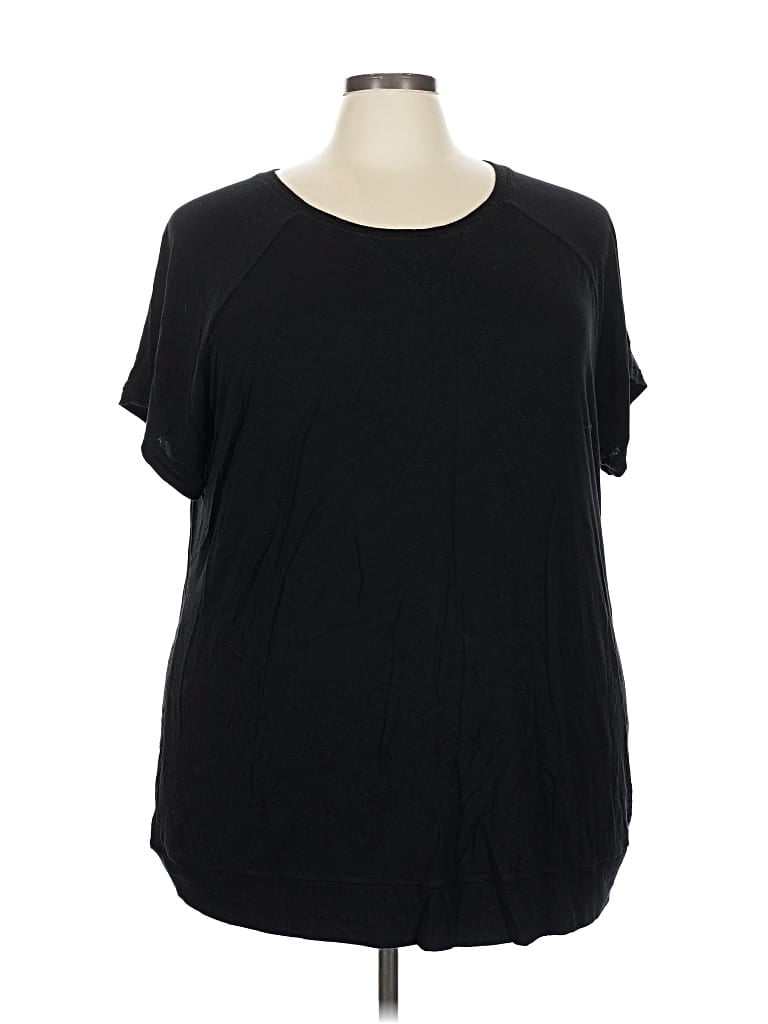 TORRID Pre-owned Short Sleeve T-shirt In Black