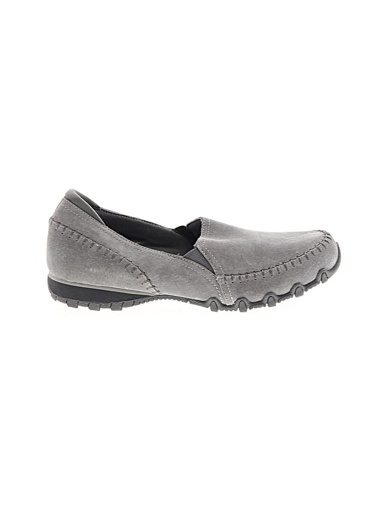 Pre-owned Skechers Flats In Gray