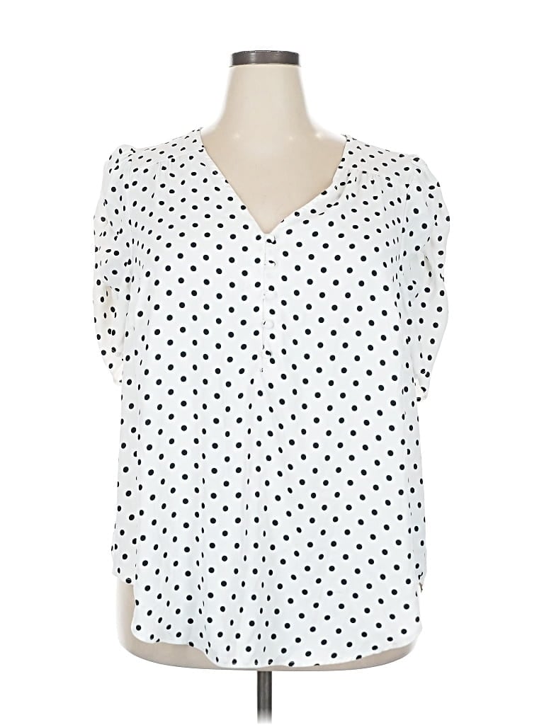 Pre-owned Torrid Short Sleeve Blouse In White