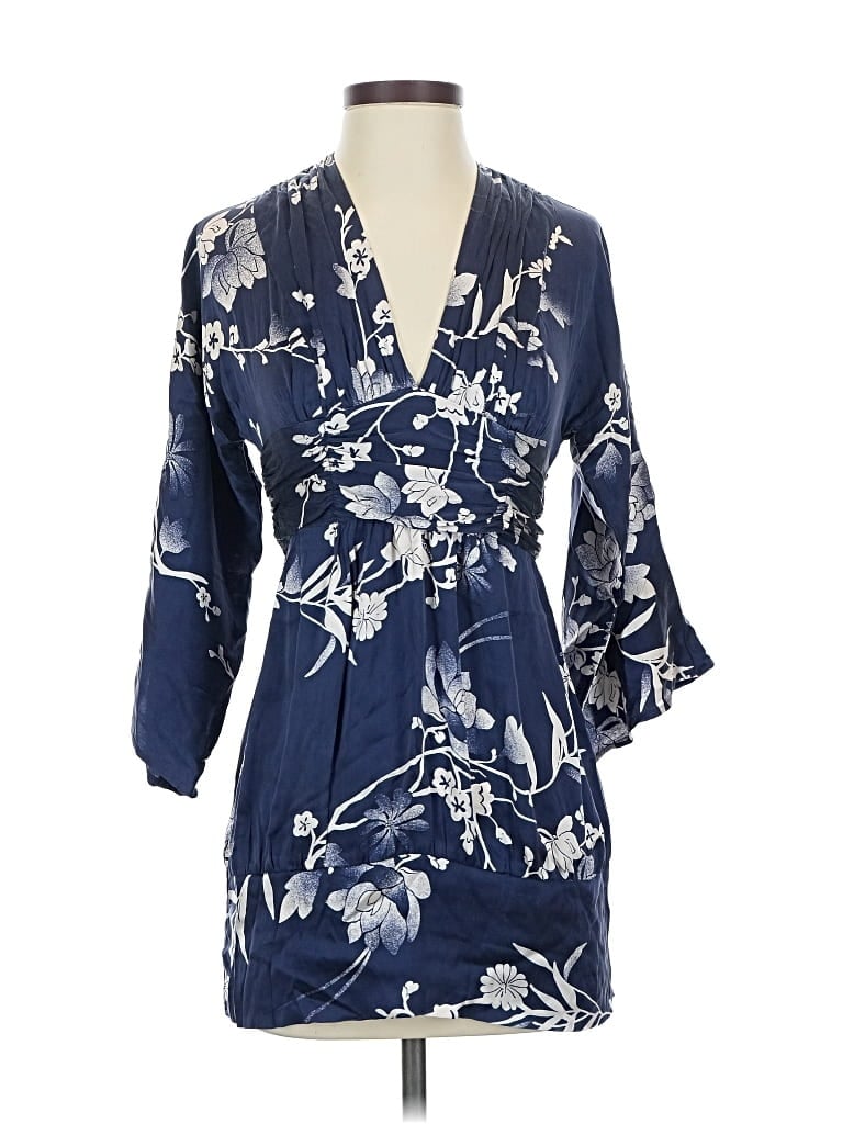 Pre-owned Bebe Kimono In Blue