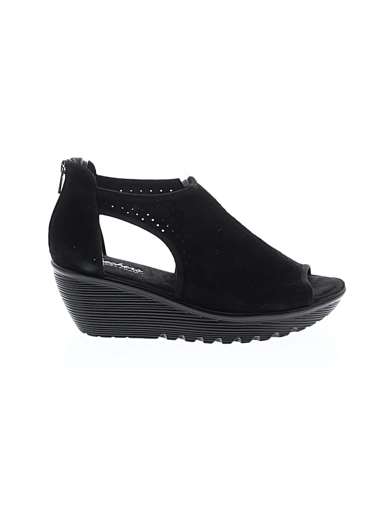 Pre-owned Skechers Wedges In Black