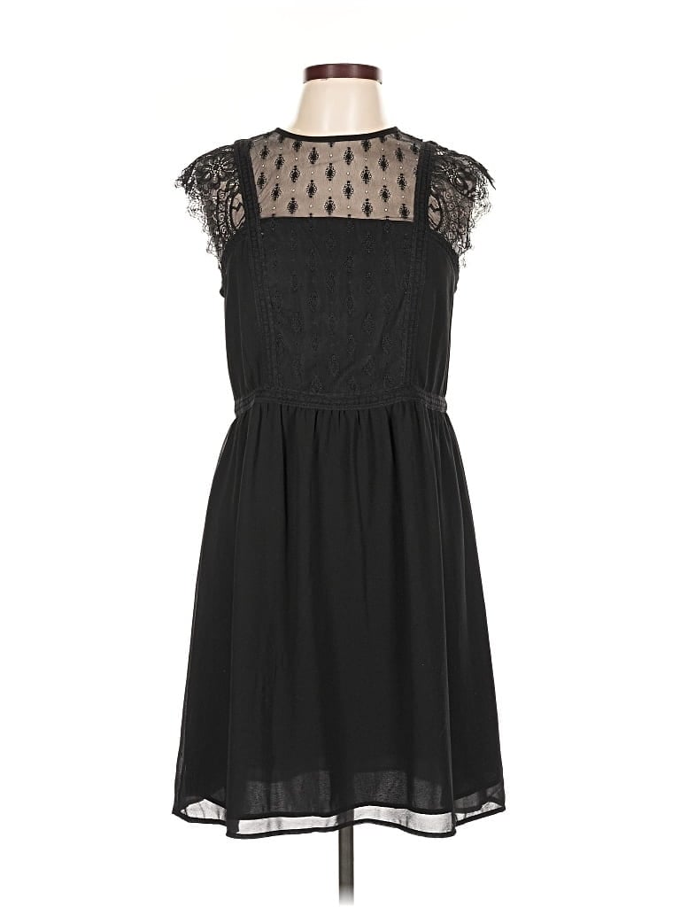 Pre-owned H&m Casual Dress In Black