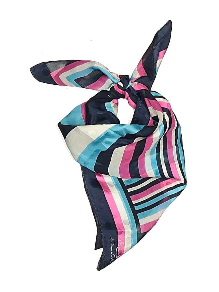 Pre-owned Oscar By Oscar De La Renta Scarf In Blue