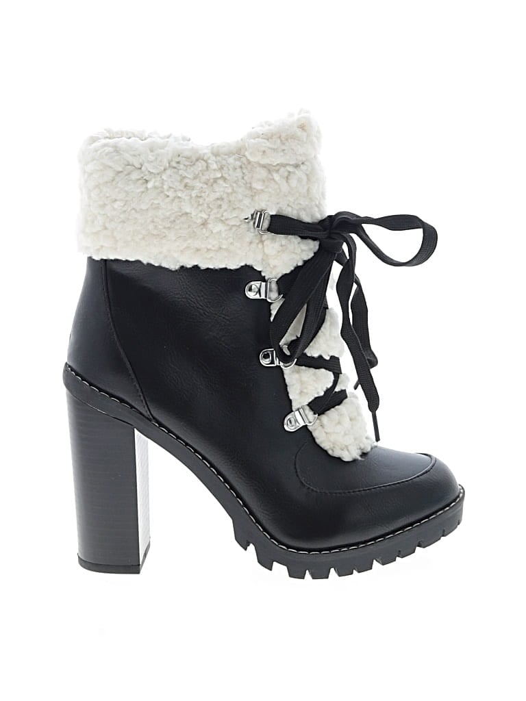 Pre-owned Bcbgeneration Boots In Black