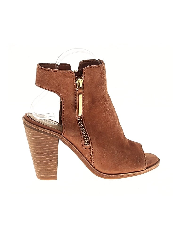 Pre-owned Gianni Bini Heels In Brown