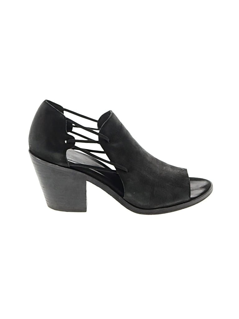Pre-owned Eileen Fisher Sandals In Black
