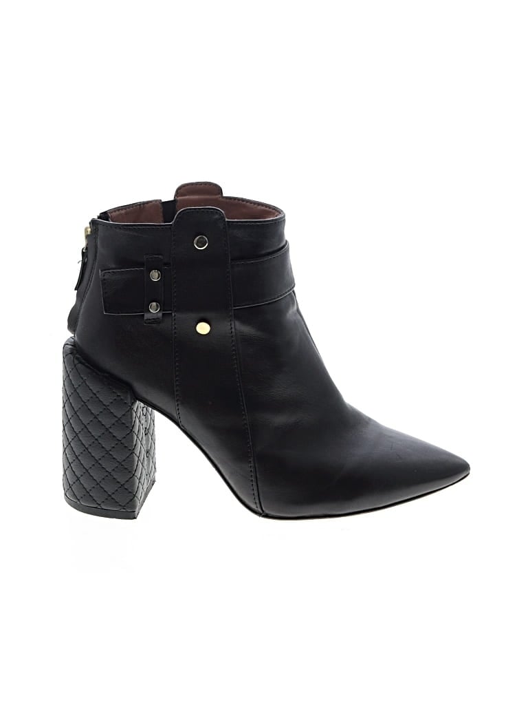 Pre-owned Bcbgmaxazria Ankle Boots In Black
