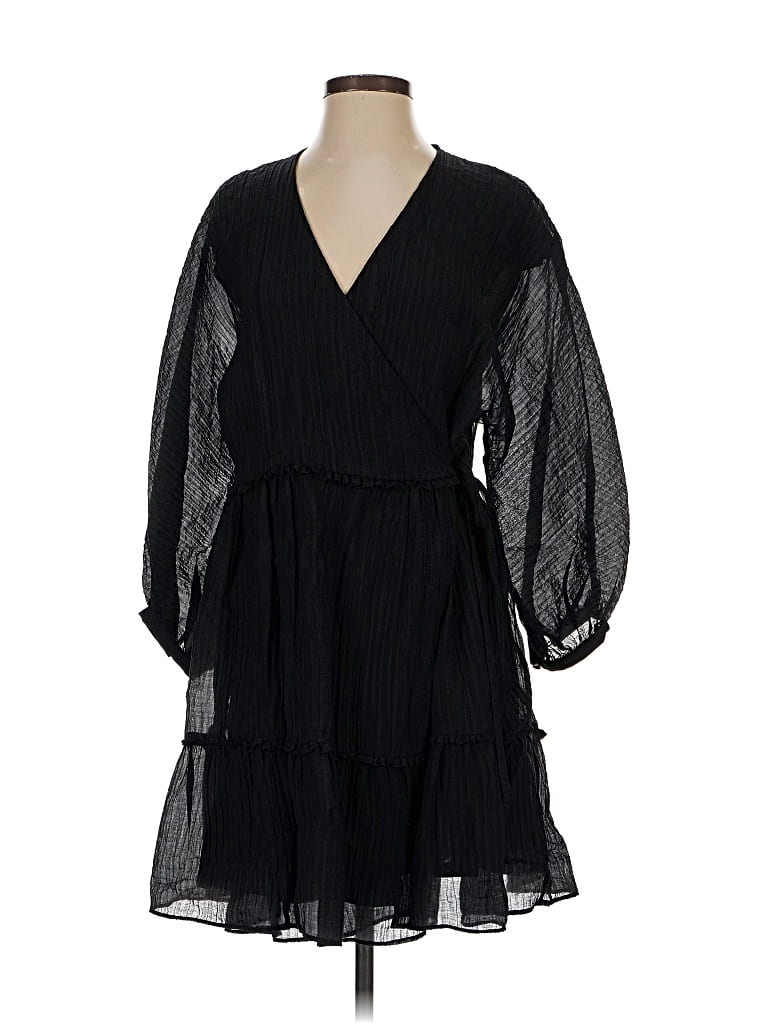 Pre-owned H&m Casual Dress In Black