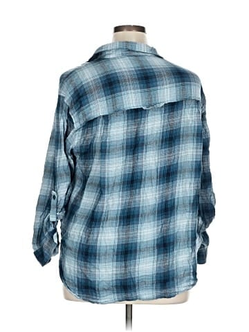 Gloria Vanderbilt 3/4 Sleeve Button-Down Shirt (view 2)