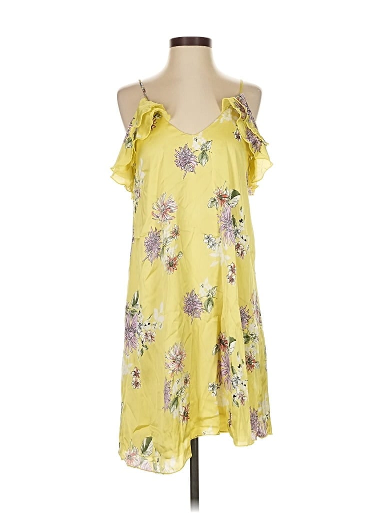 Pre-owned The Vanity Room Casual Dress In Yellow