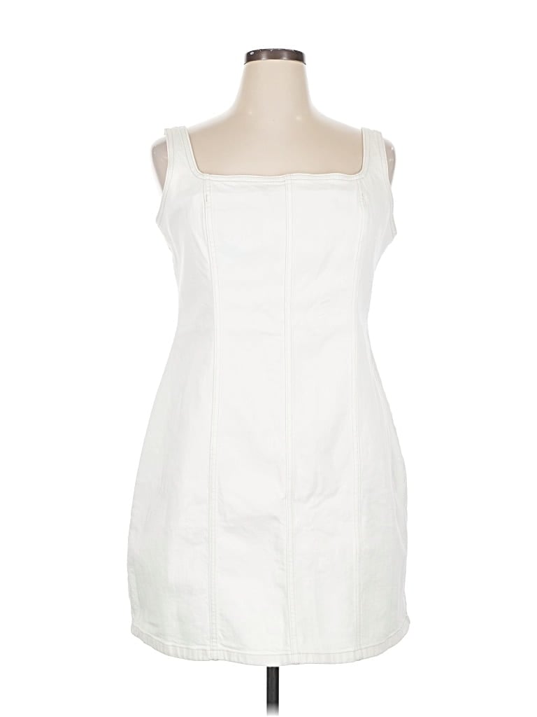 Pre-owned Abercrombie & Fitch Casual Dress In White