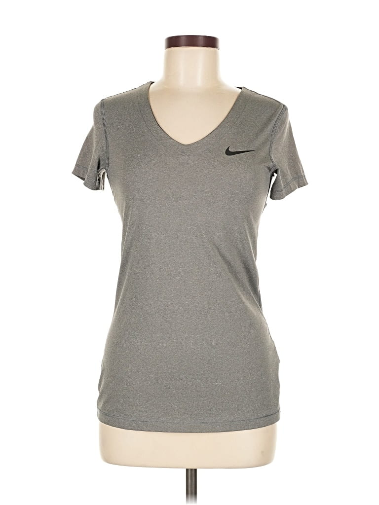 Pre-owned Nike Active T-shirt In Gray