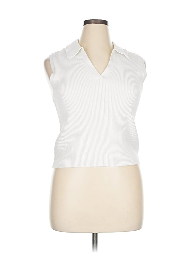 Pre-owned Old Navy Sleeveless T-shirt In White