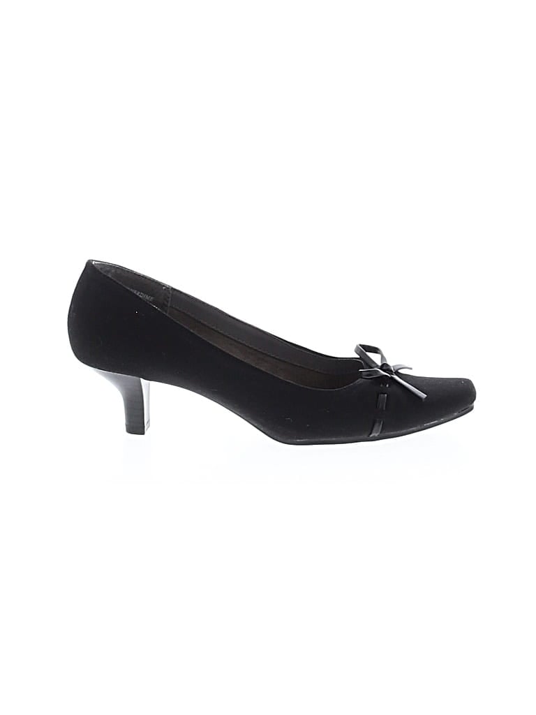 Pre-owned Aerosoles Flats In Black
