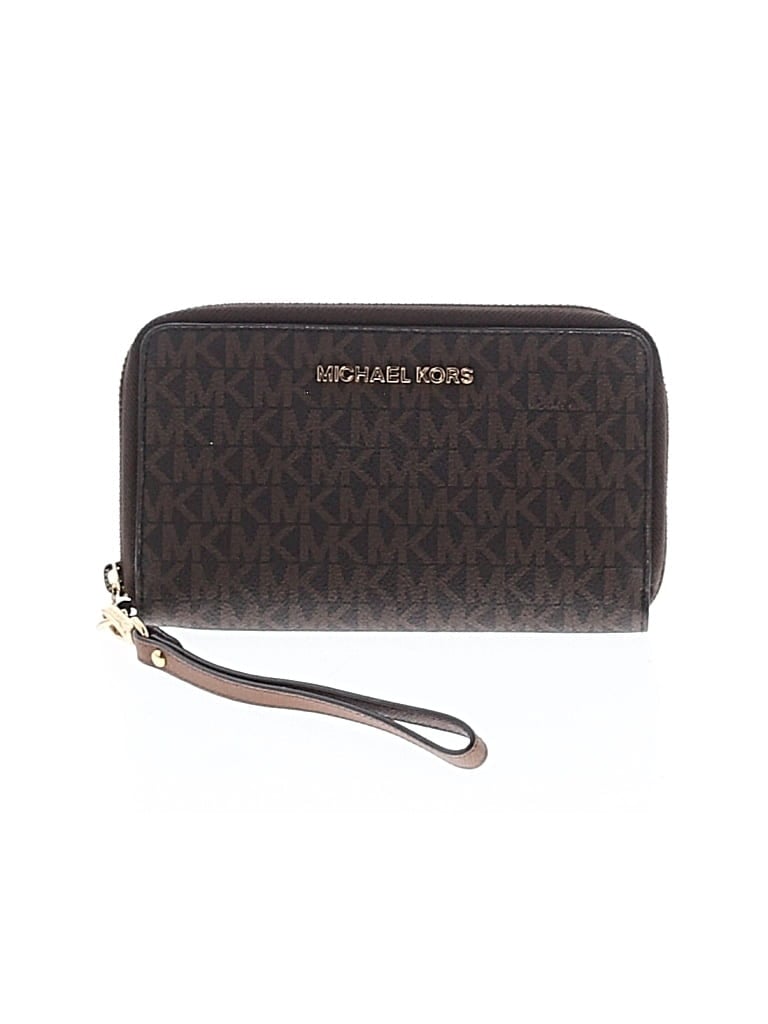 Pre-owned Michael Michael Kors Wristlet In Brown