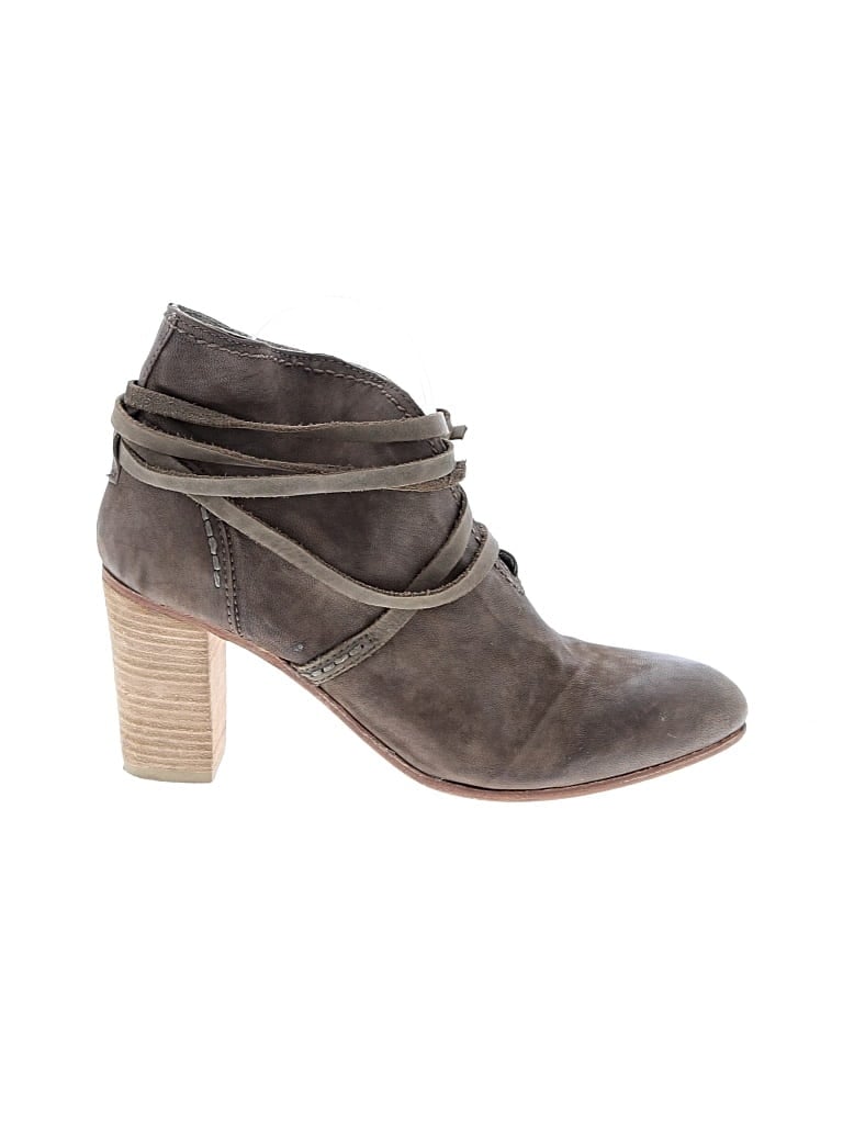 UNBRANDED Pre-owned Ankle Boots In Brown