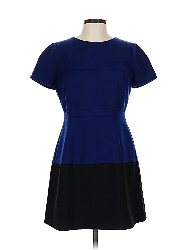 Pre-owned Bcbgmaxazria Casual Dress In Blue