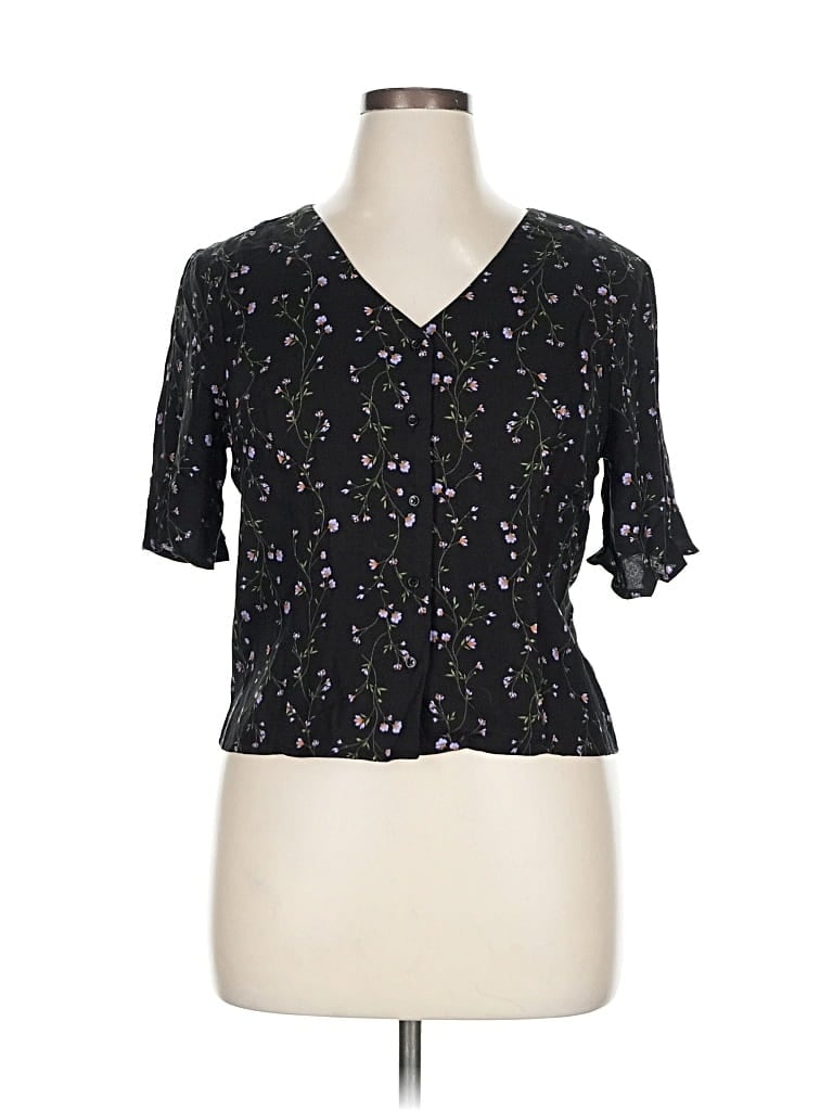 Elodie Short Sleeve Blouse In Black