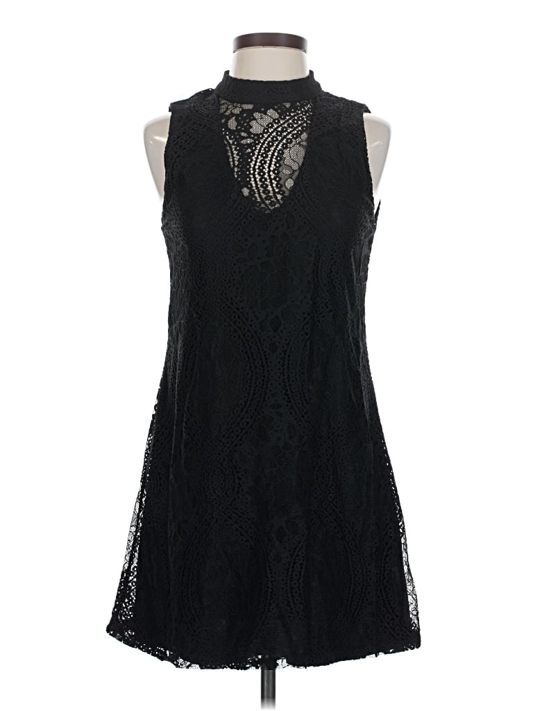 Pre-owned Francesca's Cocktail Dress In Black