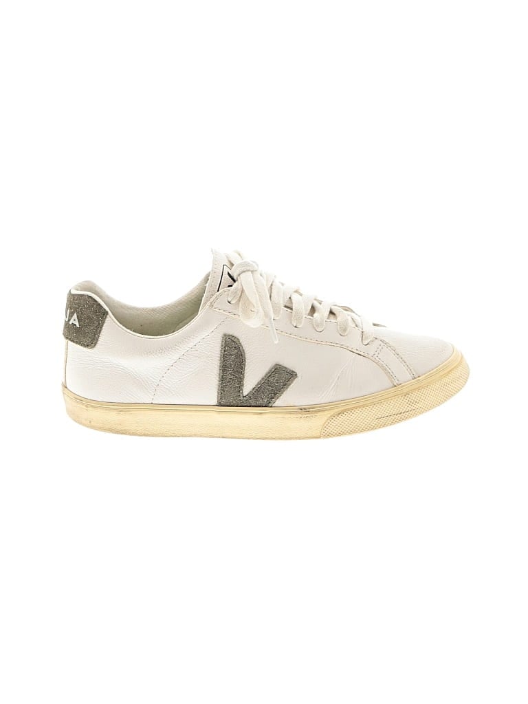 Pre-owned Veja Sneakers In White