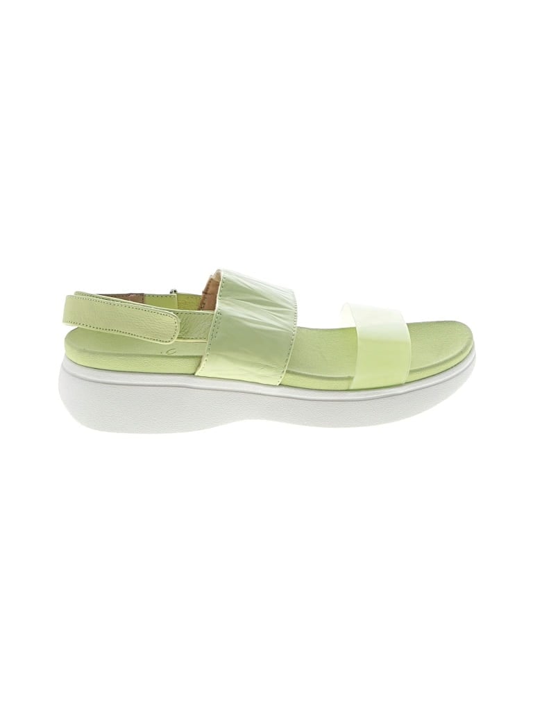 Pre-owned Vionic Sandals In Green