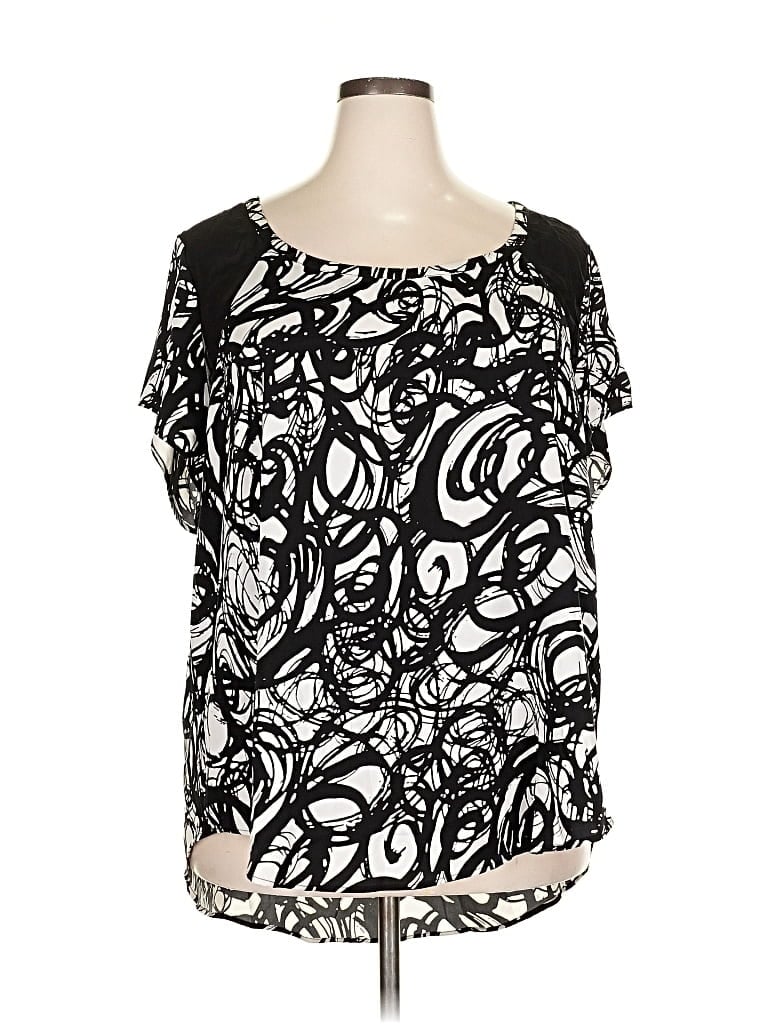 TORRID Pre-owned Short Sleeve Blouse In Black
