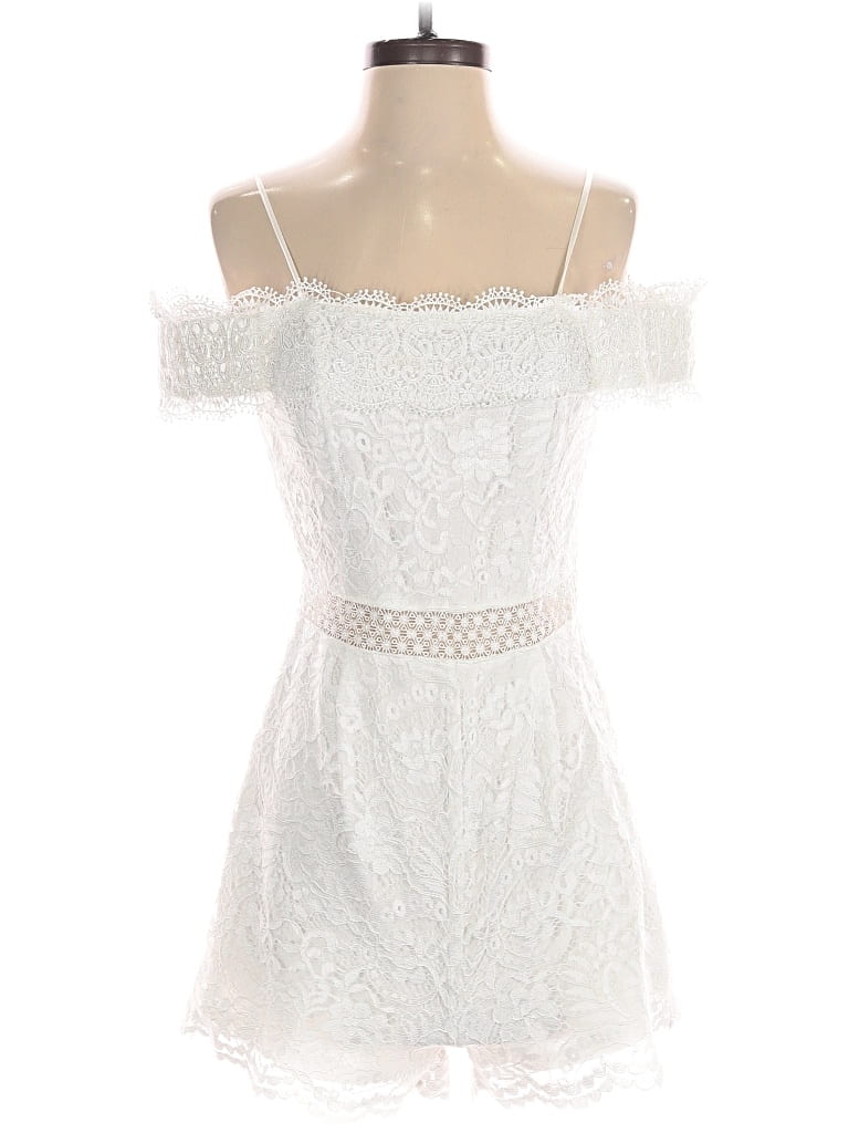 Pre-owned Francesca's Romper In White