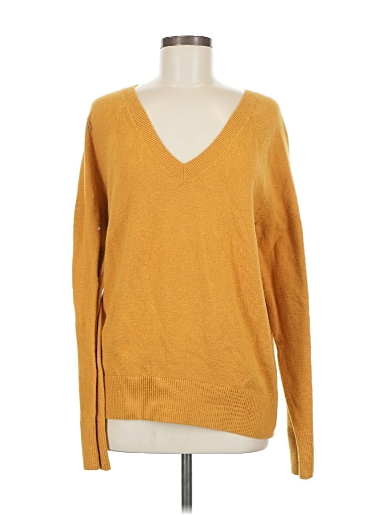 Pre-owned Old Navy Pullover Sweater In Yellow