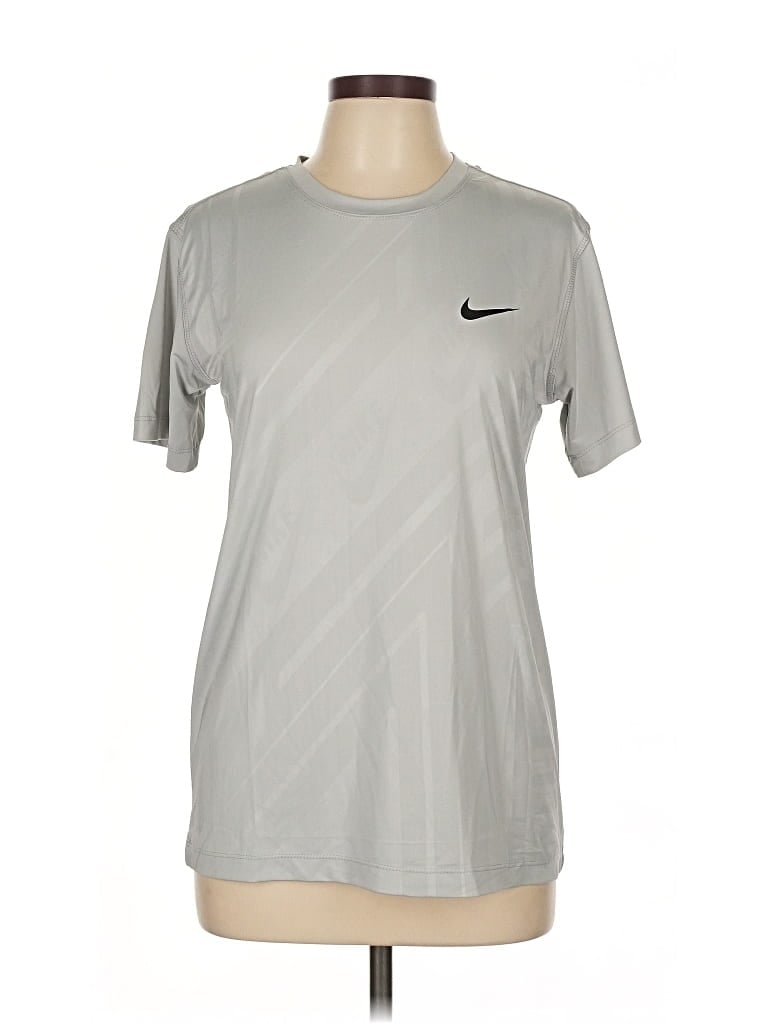 Pre-owned Nike Active T-shirt In Silver