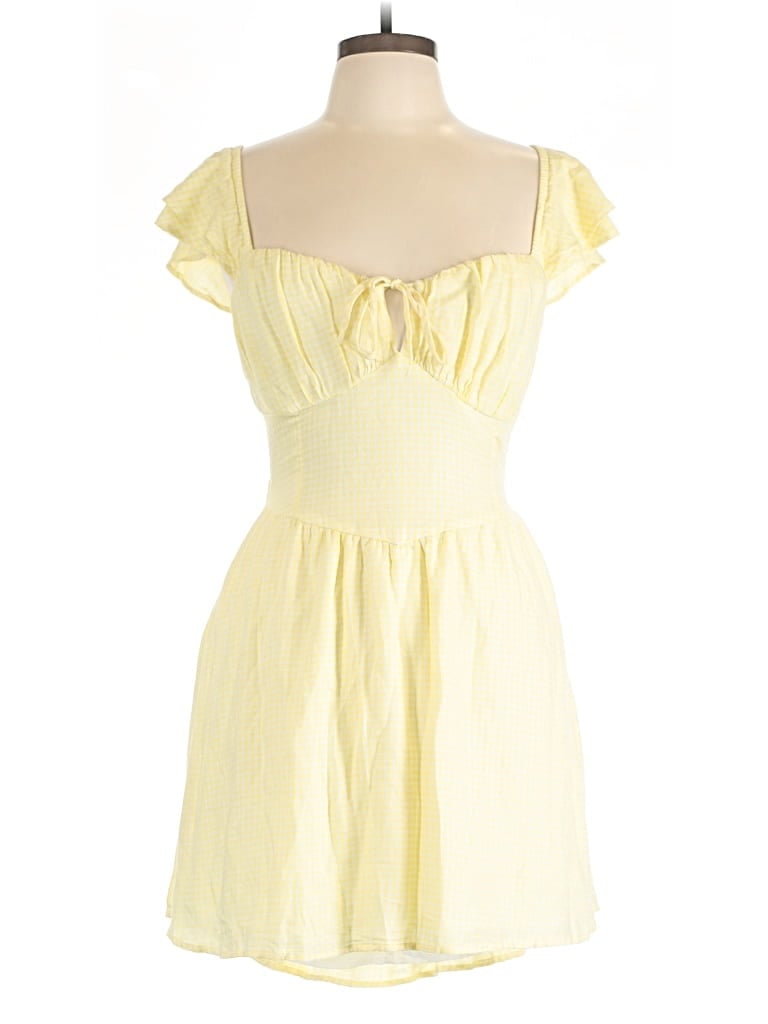 Pre-owned Hollister Romper In Yellow