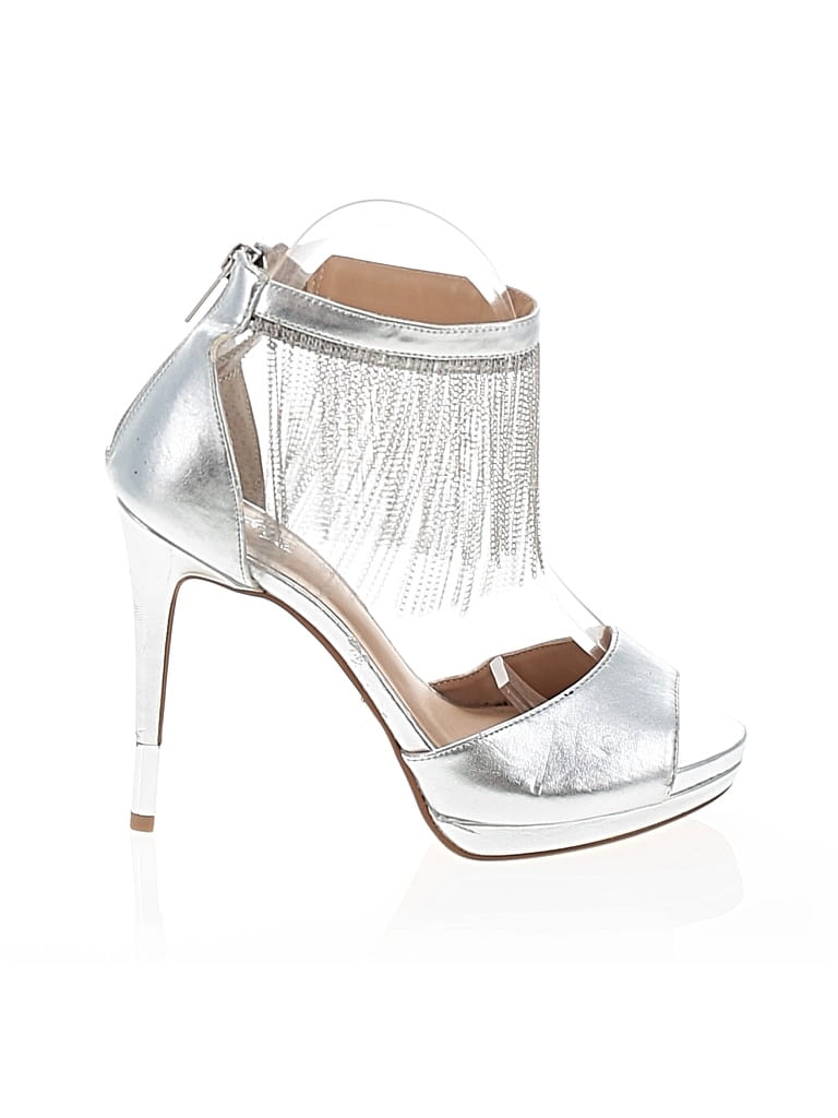 Pre-owned Thalia Sodi Sandals In Gray
