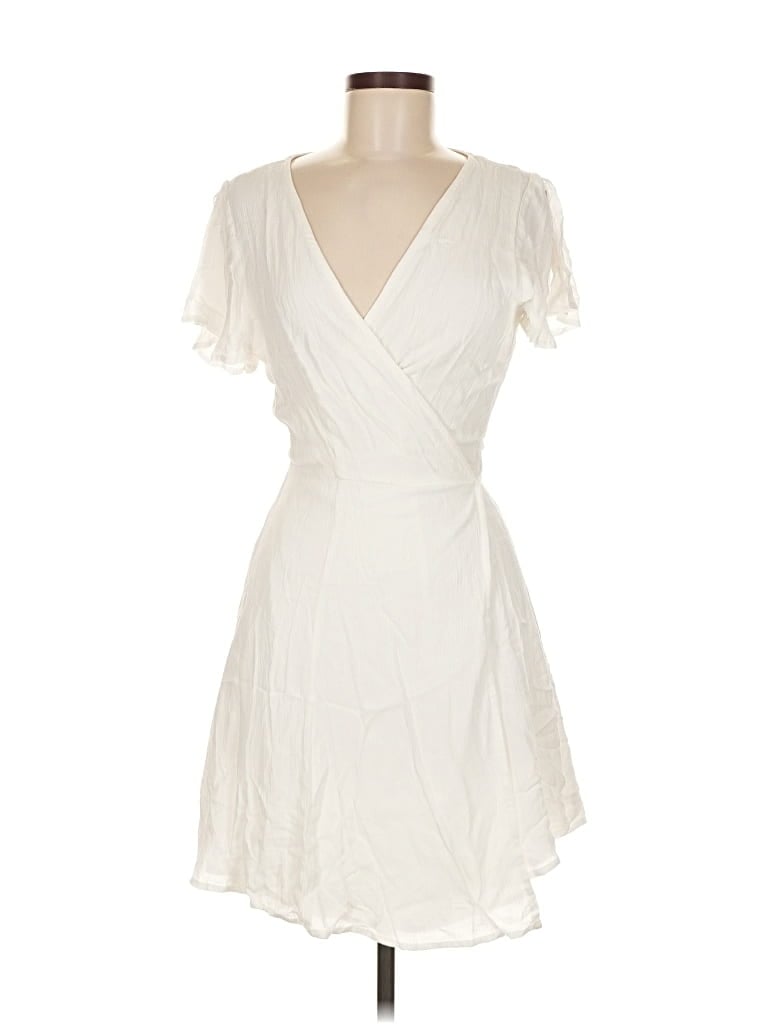 Pre-owned Lulus Casual Dress In White