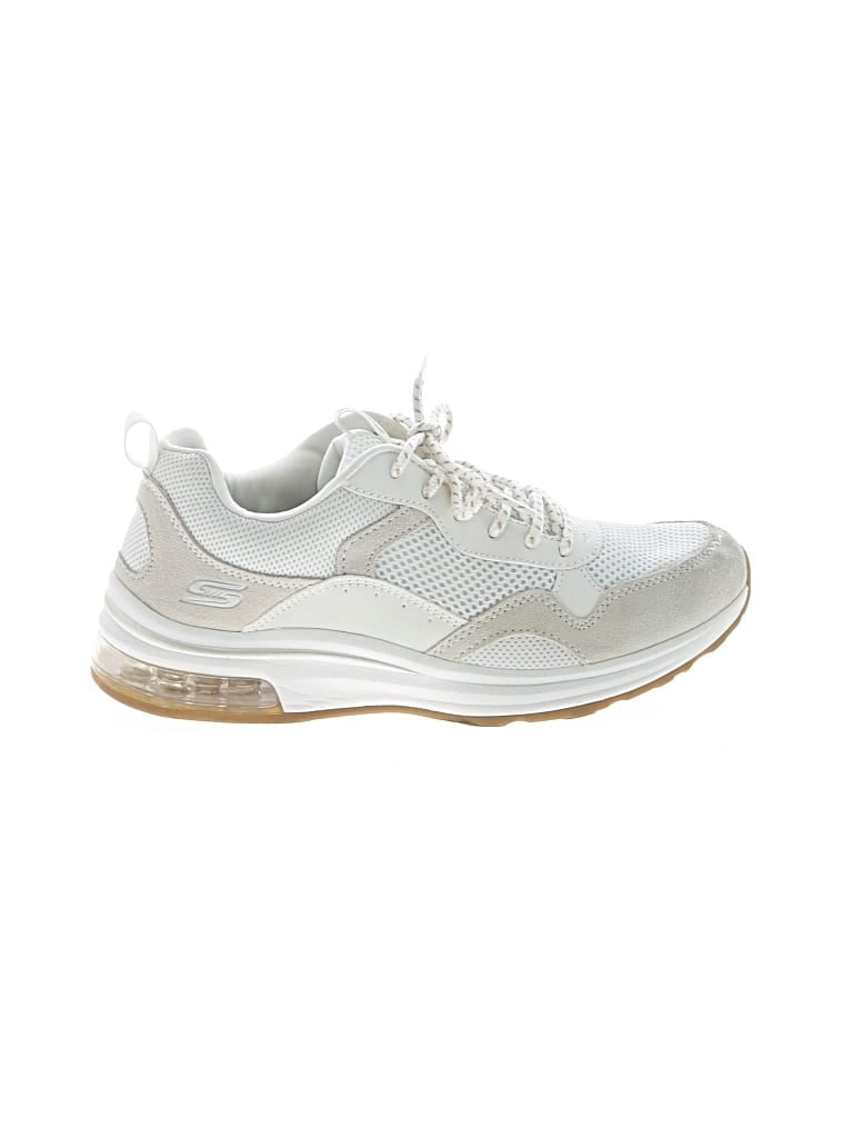 Pre-owned Skechers Sneakers In White