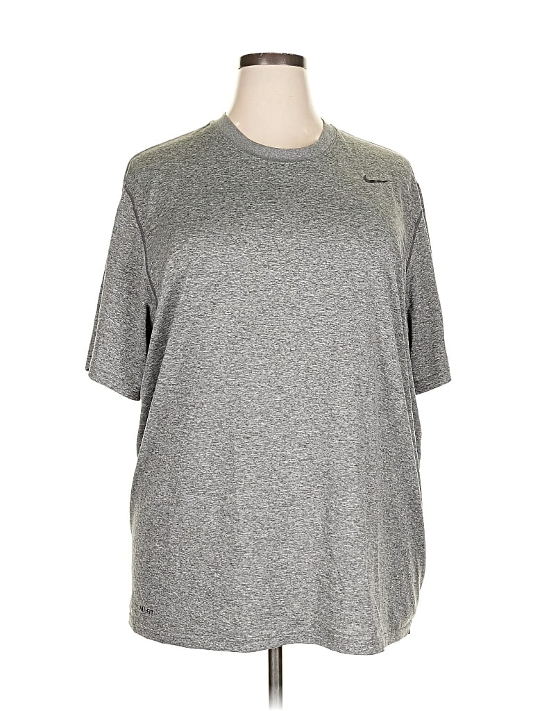 Pre-owned Nike Active T-shirt In Gray