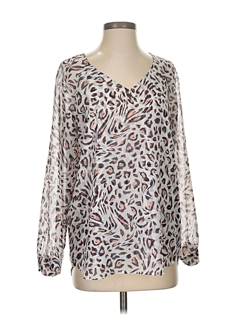 Pre-owned Cabi Long Sleeve Blouse In Silver