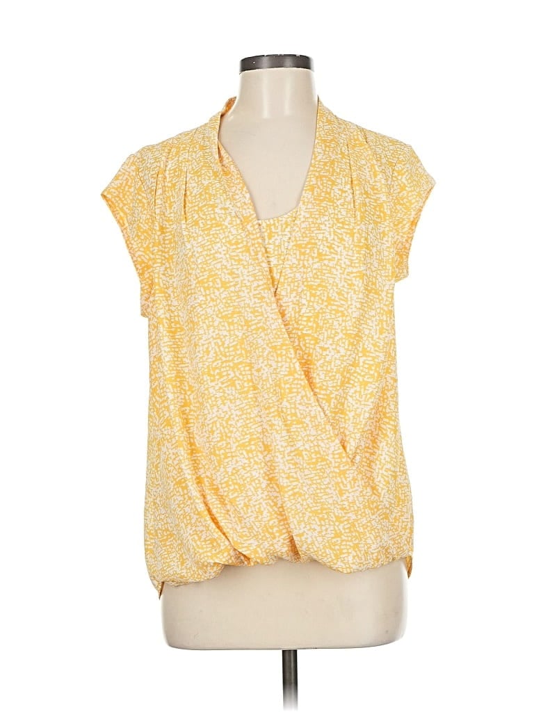 Pre-owned Halogen Short Sleeve Blouse In Yellow