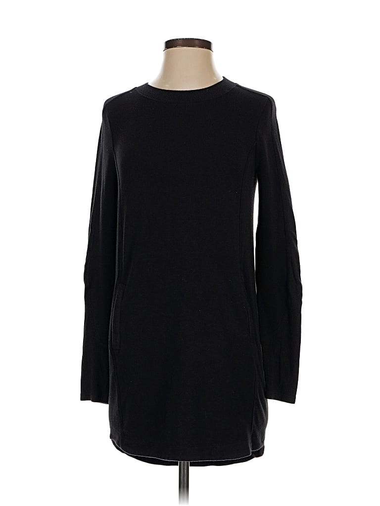 Pre-owned Athleta Pullover Sweater In Black