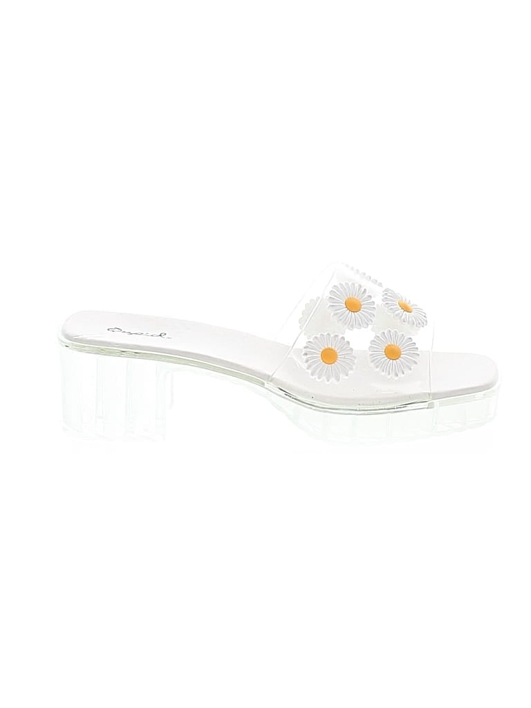 Pre-owned Qupid Sandals In White