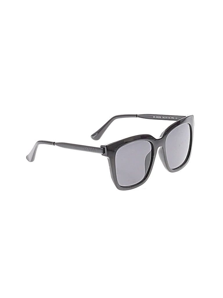 Pre-owned Diff Sunglasses In Black