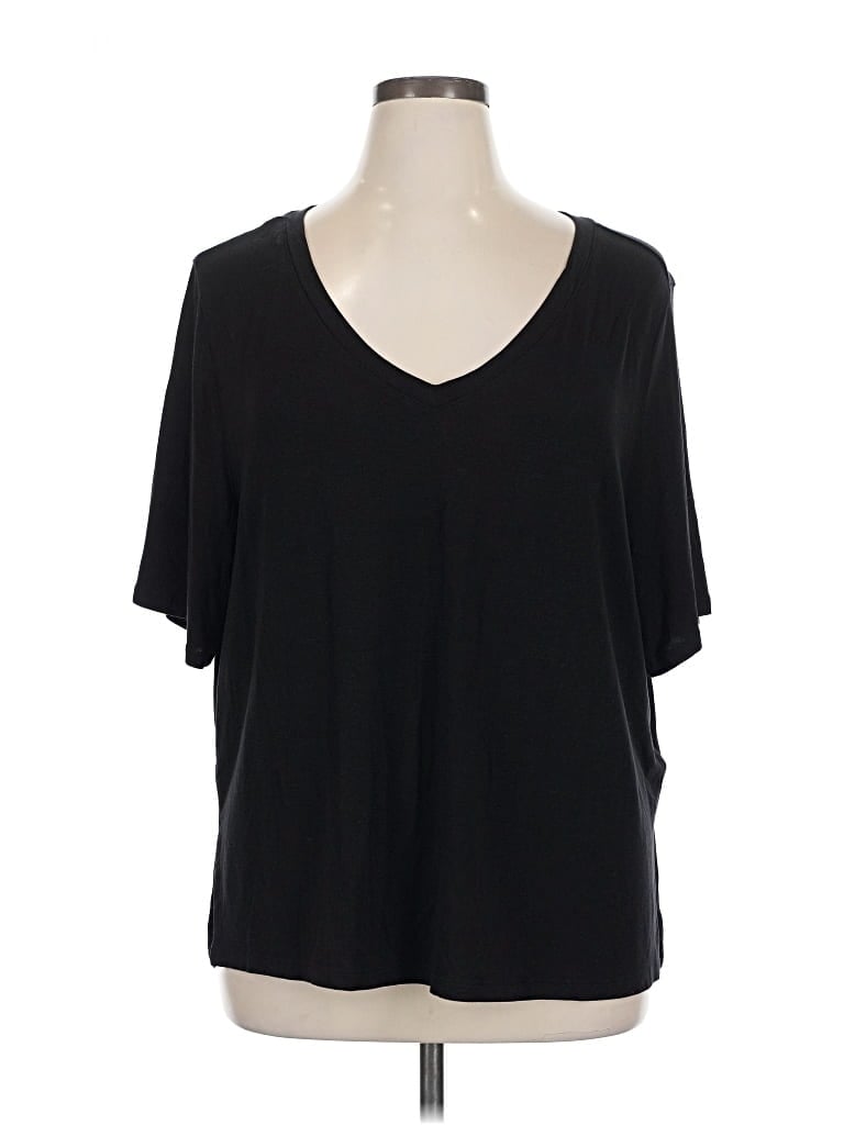 Pre-owned Athleta Short Sleeve T-shirt In Black