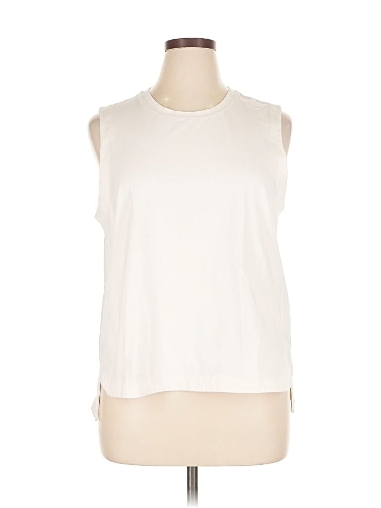 Pre-owned Athleta Sleeveless T-shirt In White