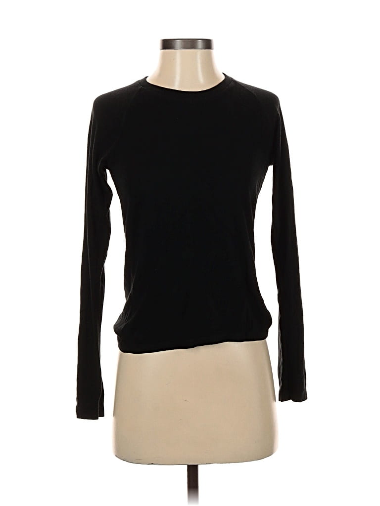 Pre-owned Uniqlo Long Sleeve T-shirt In Black