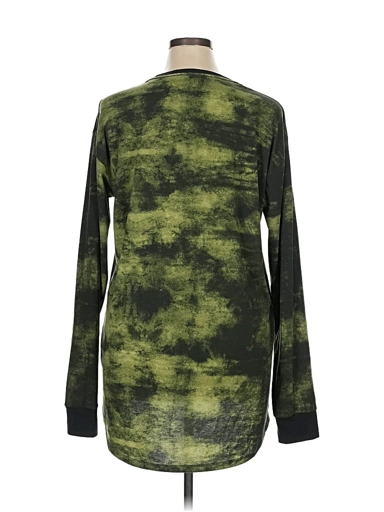 Pre-owned Lularoe Long Sleeve T-shirt In Green