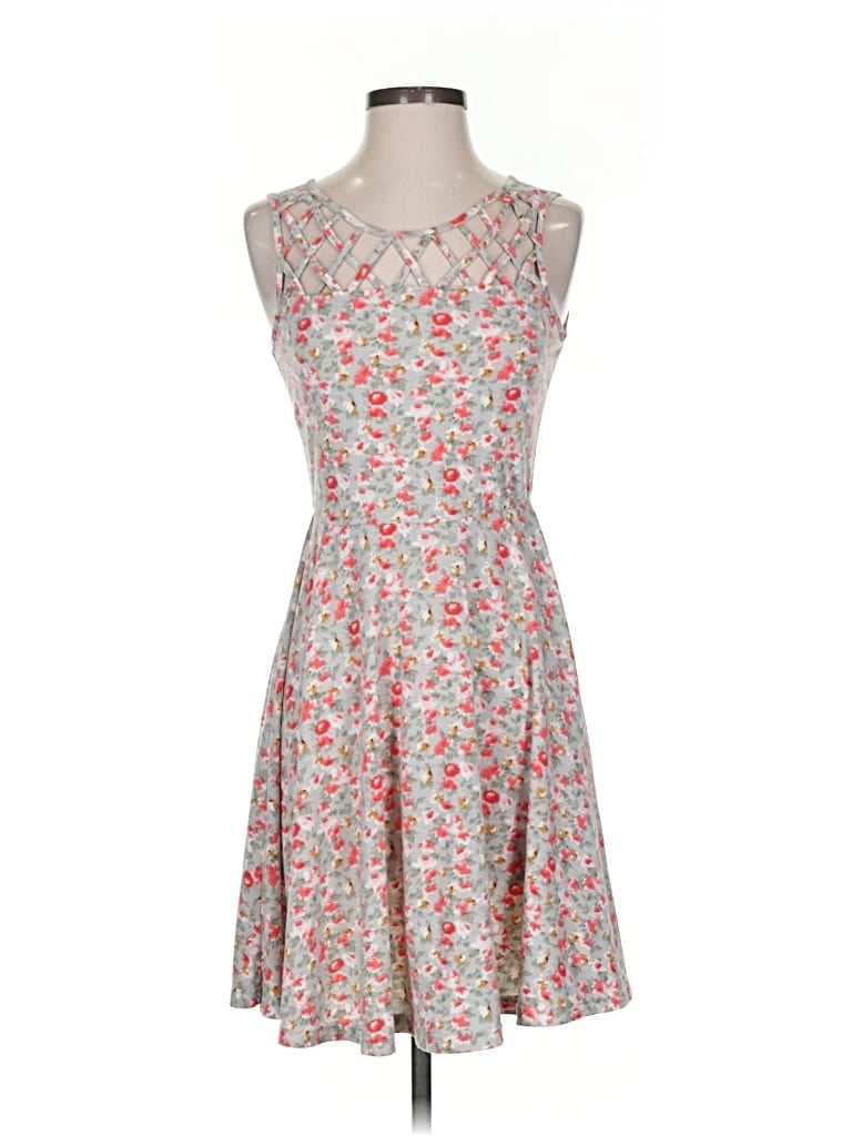 Pre-owned Doe & Rae Casual Dress In Gray