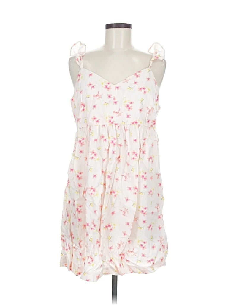 Pre-owned Old Navy Casual Dress In White